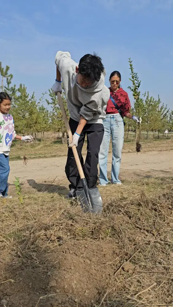 Алматинские школьники приняли участие в акции «Таза Қазақстан» (3)