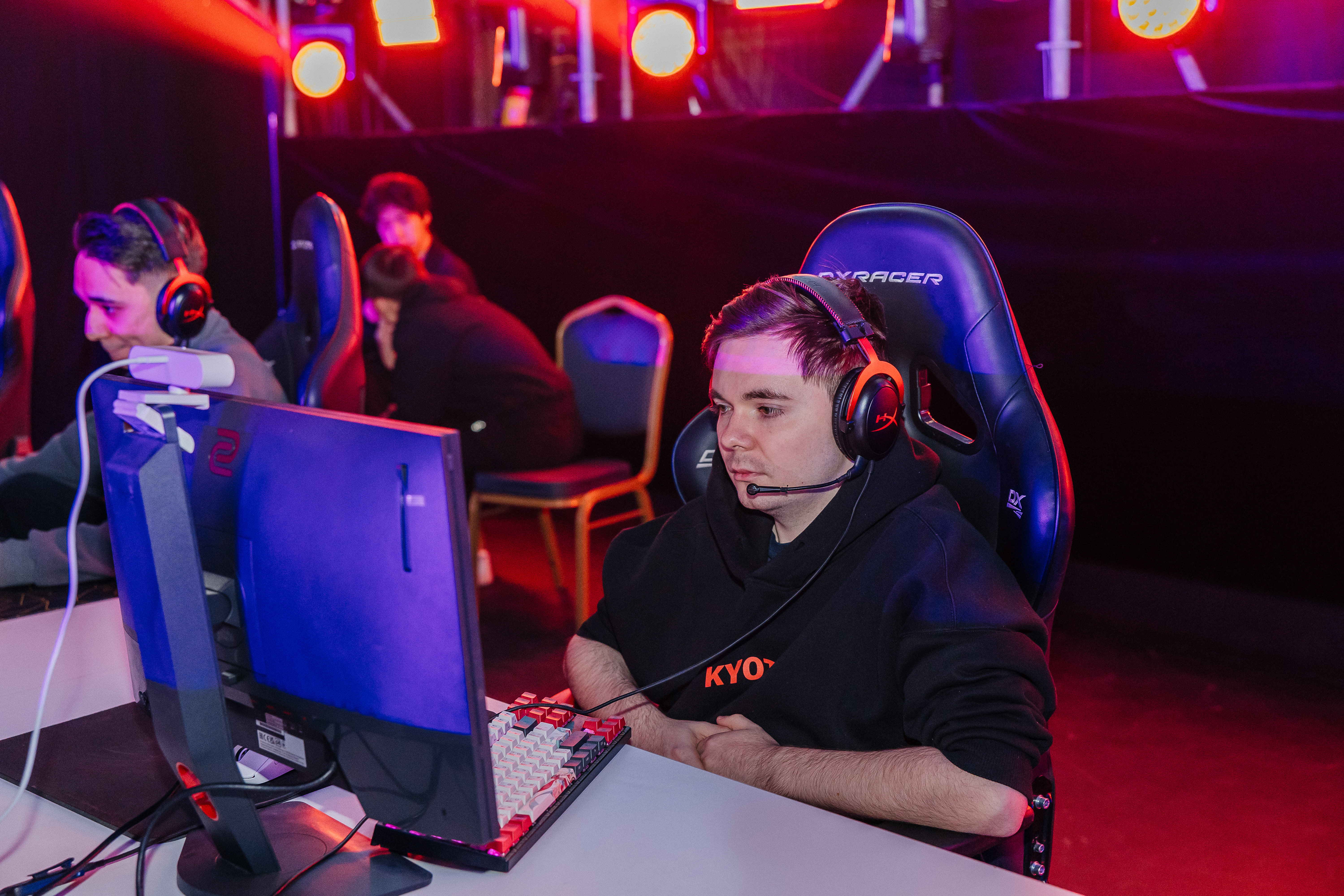 В Атырау впервые проходит международный киберспортивный турнир (10)