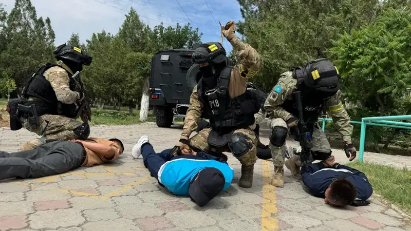 Алматы: учения, как гроза перед бурей! Астане