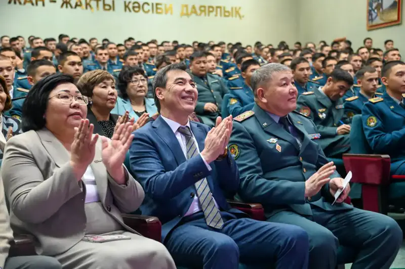 В столичном военном колледже состоялось мероприятие ко Дню Республики (3)