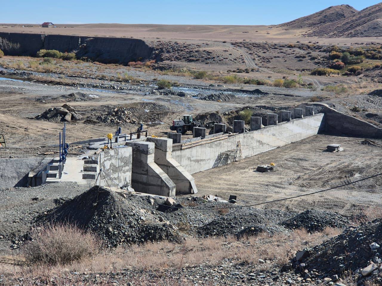 Приостановленный 4 года назад проект по реконструкции плотинного водозабора на реке Каргыба возобновило Министерство водных ресурсов и ирригации (2)