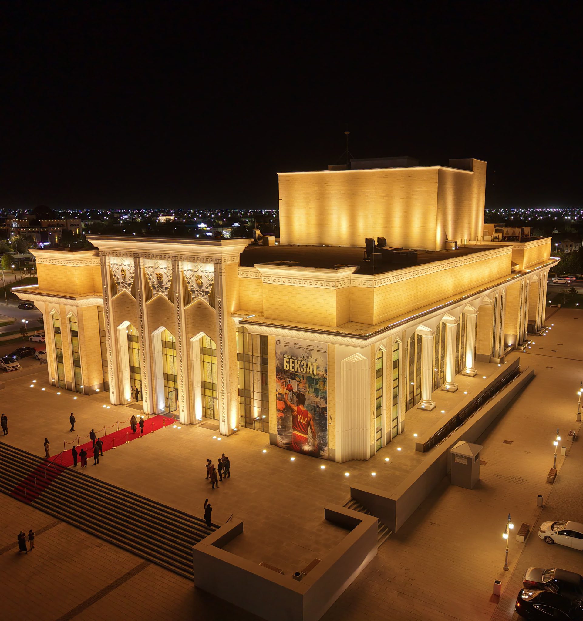 ПРЕМЬЕРА «БЕКЗАТ», ПРЕДСТАВЛЕННАЯ ТУРКЕСТАНСКИМ МУЗЫКАЛЬНО-ДРАМАТИЧЕСКИМ ТЕАТРОМ, ВЫЗВАЛА ВОСТОРГ ЗРИТЕЛЕЙ (3)