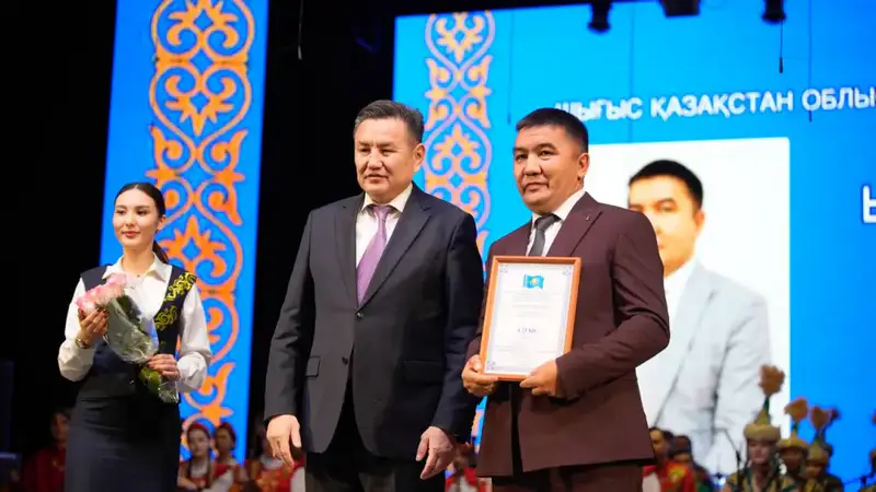 В ВКО отметили 70-летие Восточно-Казахстанского училища искусств им. народных артистов, братьев Абдуллиных (5)