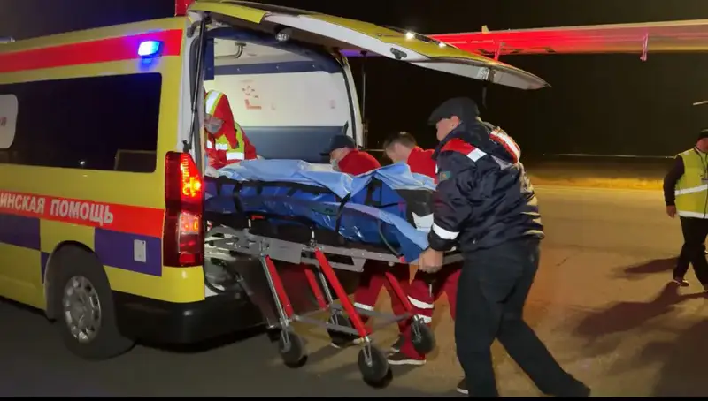 Самолёт МЧС Казахстана доставил пациента из Актобе в Астану (2)