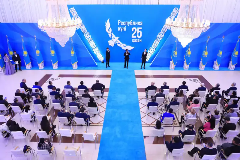 В День Республики актюбинцам вручили государственные награды (4)