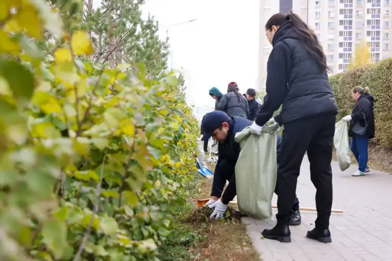 Сотрудники Министерства промышленности и строительства активно участвуют в субботнике в рамках акции «Таза Қазақстан» (8)
