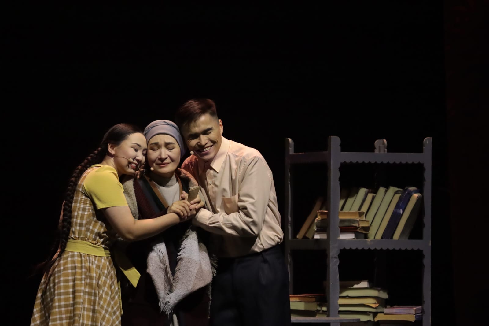 Путь Розы Баглановой: В Астане состоялся показ одноименного мюзикла (2)