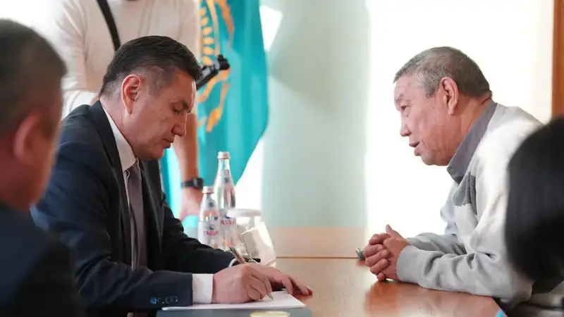 Аким ВКО провел встречу с населением Уланского района (7)