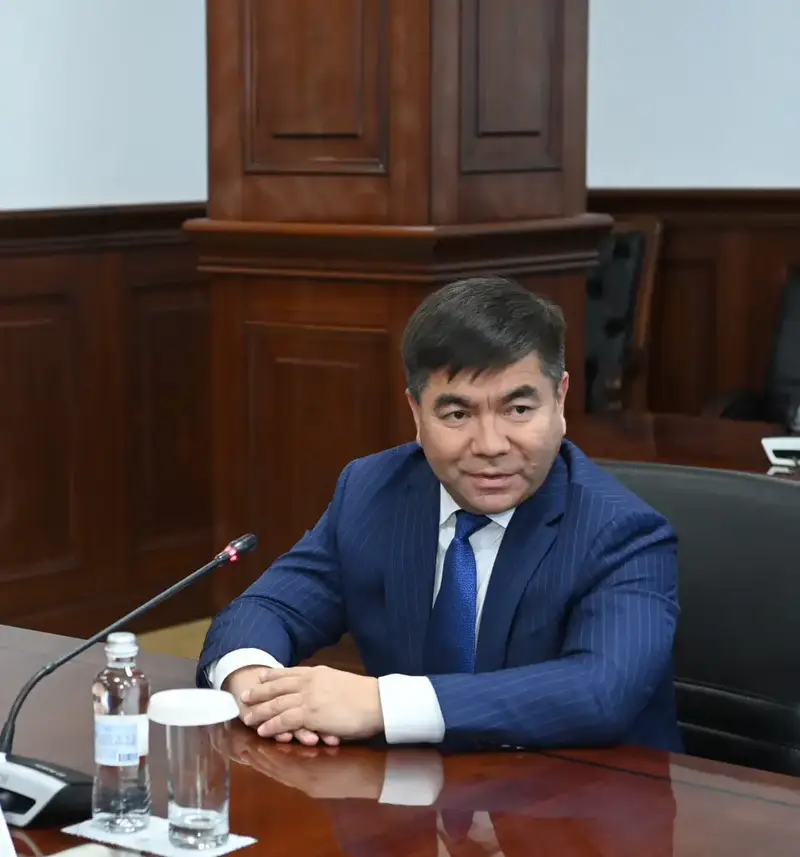 Коллеги с уважением проводили Шаймердена Есенкелдиева на новую должность (2)