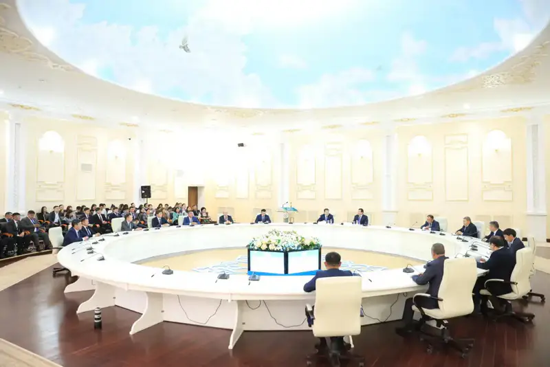 Сельские акимы Актюбинской области обсуждают цифровые технологии и искусственный интеллект для улучшения жизни в деревнях Астане