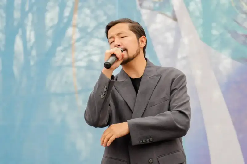 Праздничный концерт в парке Ататюрк: укрепление культурной идентичности в День Республики Астане