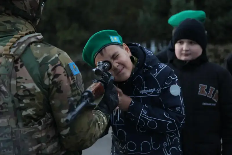 Урок духа и патриотизма: школьники познакомились с жизнью пограничников (5)