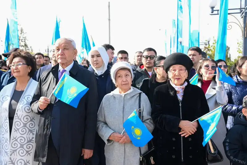 В Кызылорде прошла церемония поднятия Государственного Флага ко Дню Республики (9)
