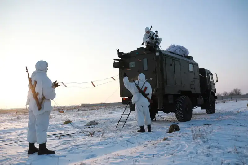В Вооруженных силах отмечают День военного связиста (6)