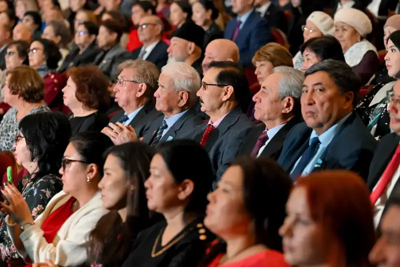 В регионе чествовали жителей, внесших вклад в развитие области (2)
