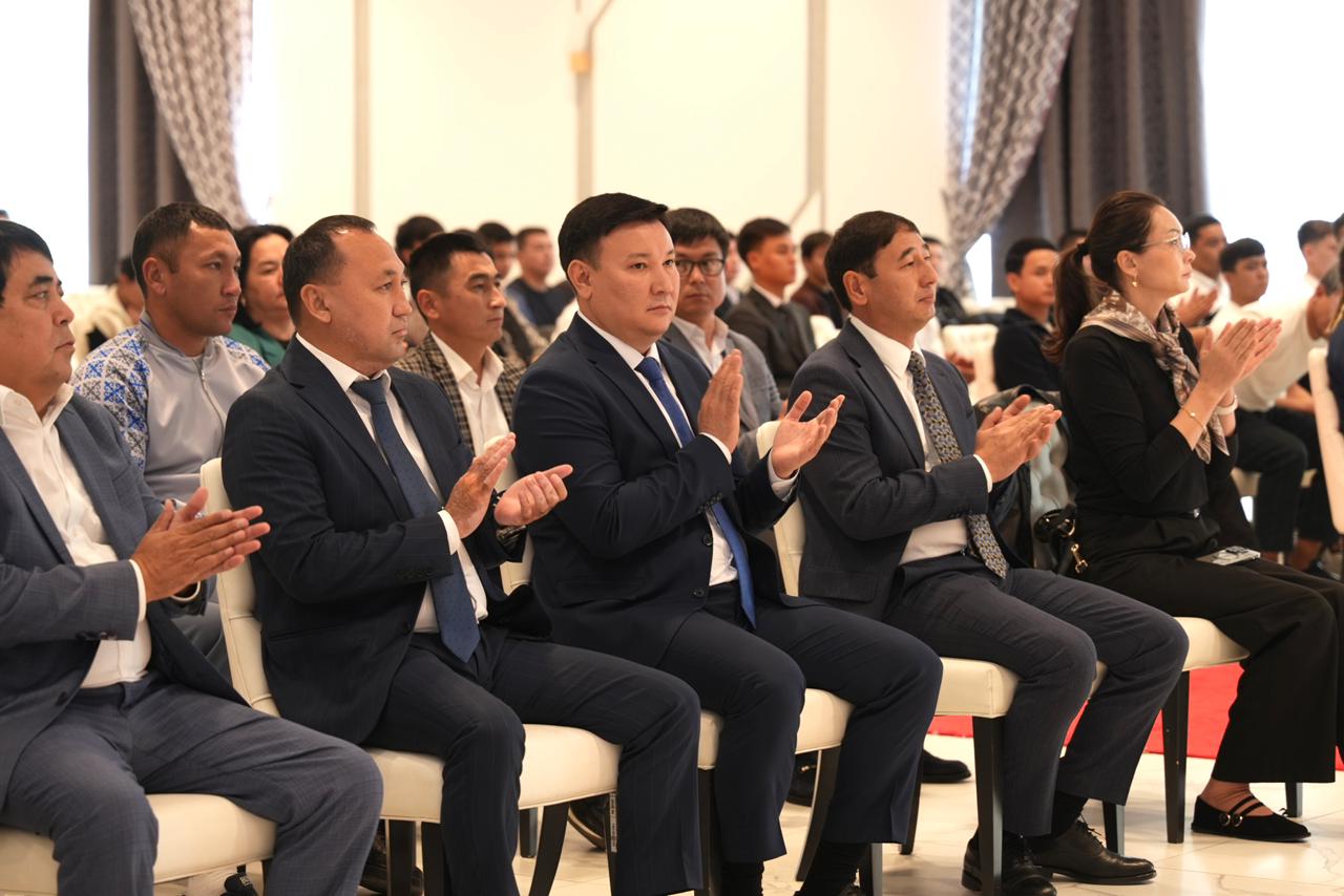 В ТУРКЕСТАНЕ ПОЧЕСТВОВАЛИ ПОБЕДИТЕЛЕЙ СЕЛЬСКИХ СПОРТИВНЫХ ИГР «АҚ БИДАЙ» (2)