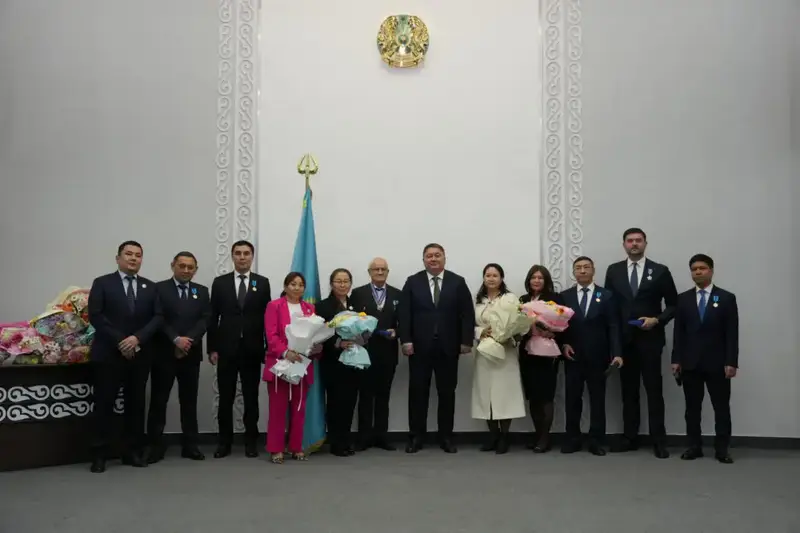 Ко Дню Республики в Министерстве транспорта состоялось торжественное мероприятие (6)