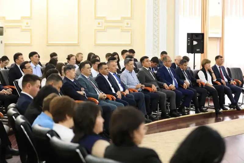 Советник Президента встретился с сельскими акимами Актюбинской области (3)