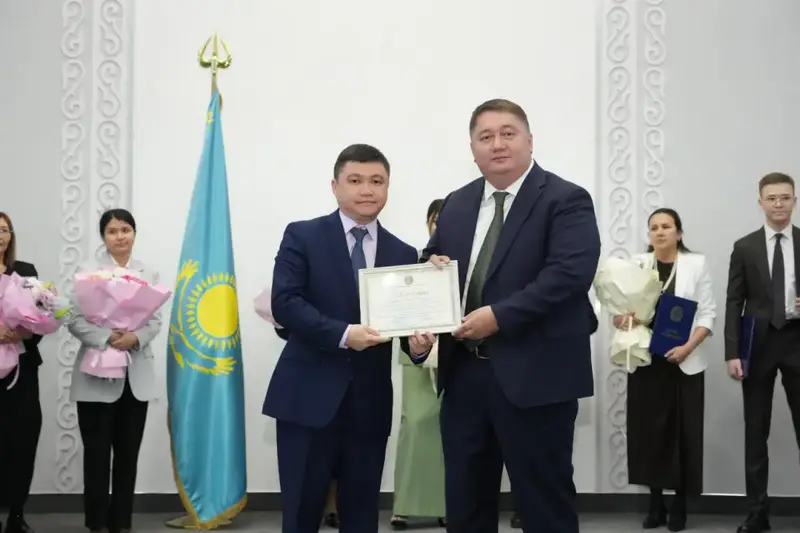 Ко Дню Республики в Министерстве транспорта состоялось торжественное мероприятие (3)