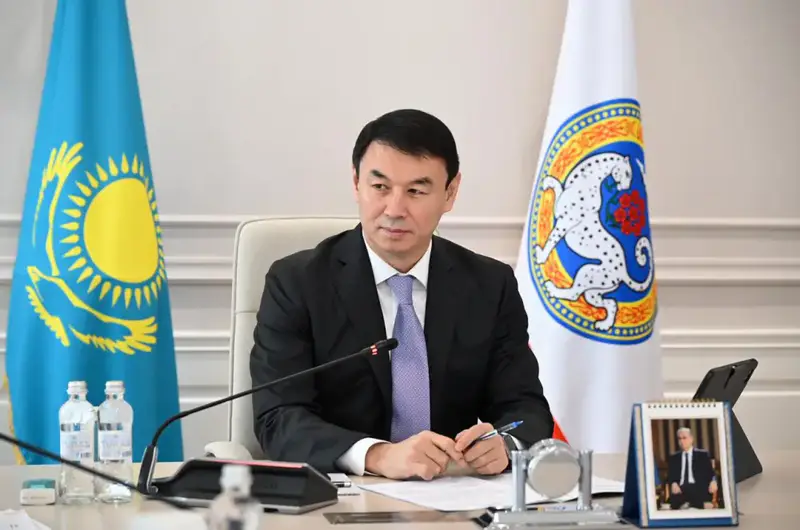 Аким Алматы призвал усилить контроль за чистотой и оперативность реагирования на обращения граждан (2)