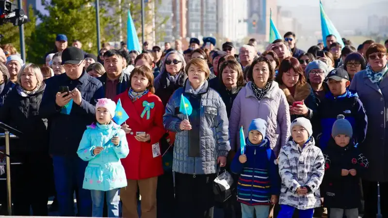 В ВКО прошла церемония поднятия Государственного флага (6)