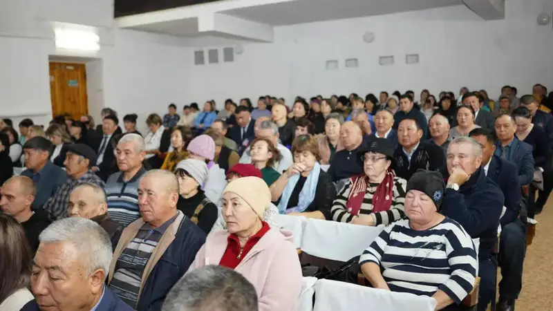 Аким ВКО провел встречу с населением Уланского района (2)