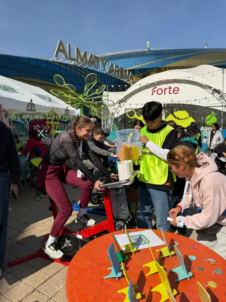 Чернила из алматинского смога, велошредеры и шахматы из переработанного пластика (4)