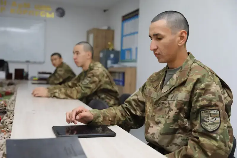 Депутаты изучили практическую реализацию законодательных норм в сфере воинской службы (5)