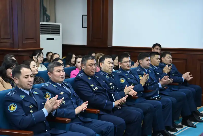 Коллеги с уважением проводили Шаймердена Есенкелдиева на новую должность (3)