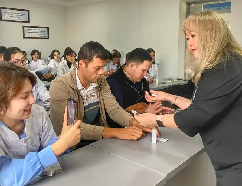 КНЦДИЗ провел консультации для более 100 пациентов в Узбекистане и обмен опытом с местными специалистами Астане