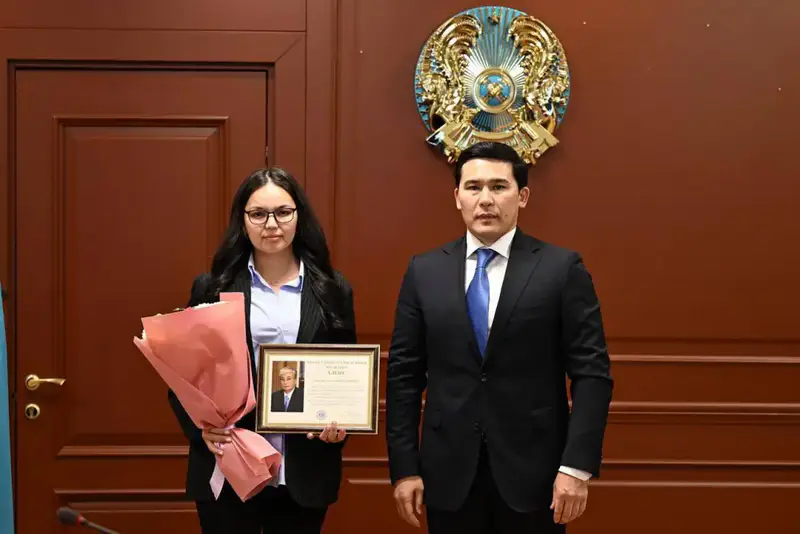 Министр наградил специалистов за вклад в развитие спорта на международной арене Астане