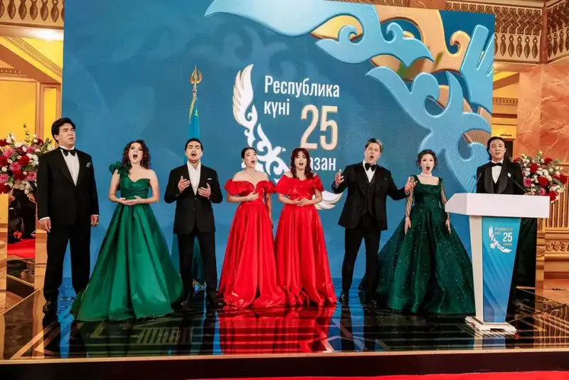 В Алматы в честь Дня Республики наградили деятелей культуры и информации (7)