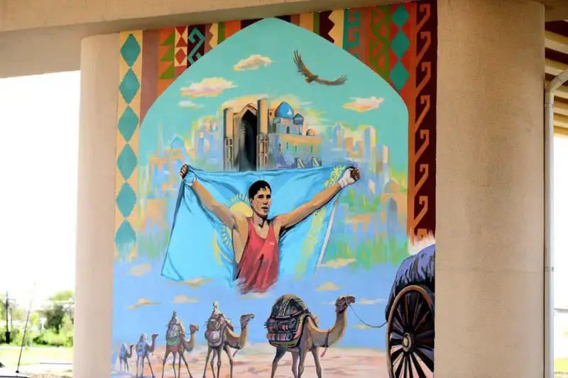 Туркестан наградил художников за муралы Астане