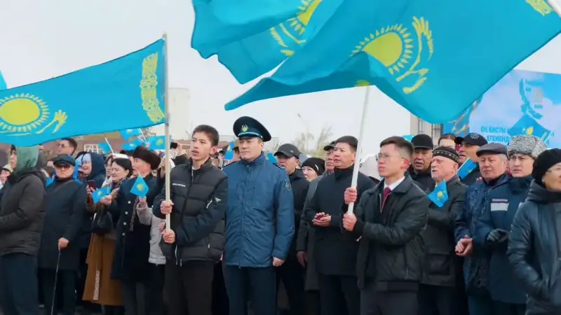 В Западно-Казахстанской области подняли Государственный флаг и открыли новую школу к Дню Республики Астане