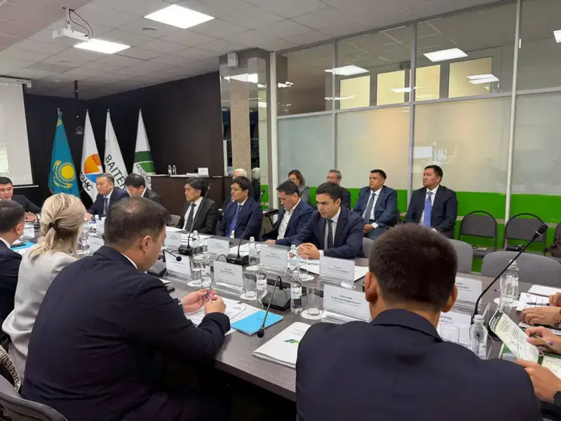 Реформа в ЖКХ: Куандык Кажкенов провел совещание с акиматами (6)