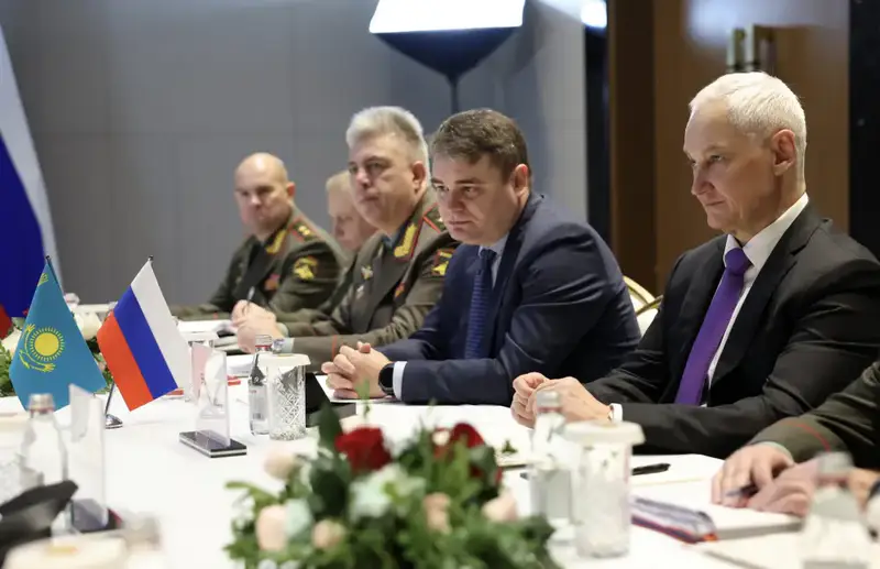 Министр обороны Казахстана провел переговоры с коллегами из России и Беларуси (4)