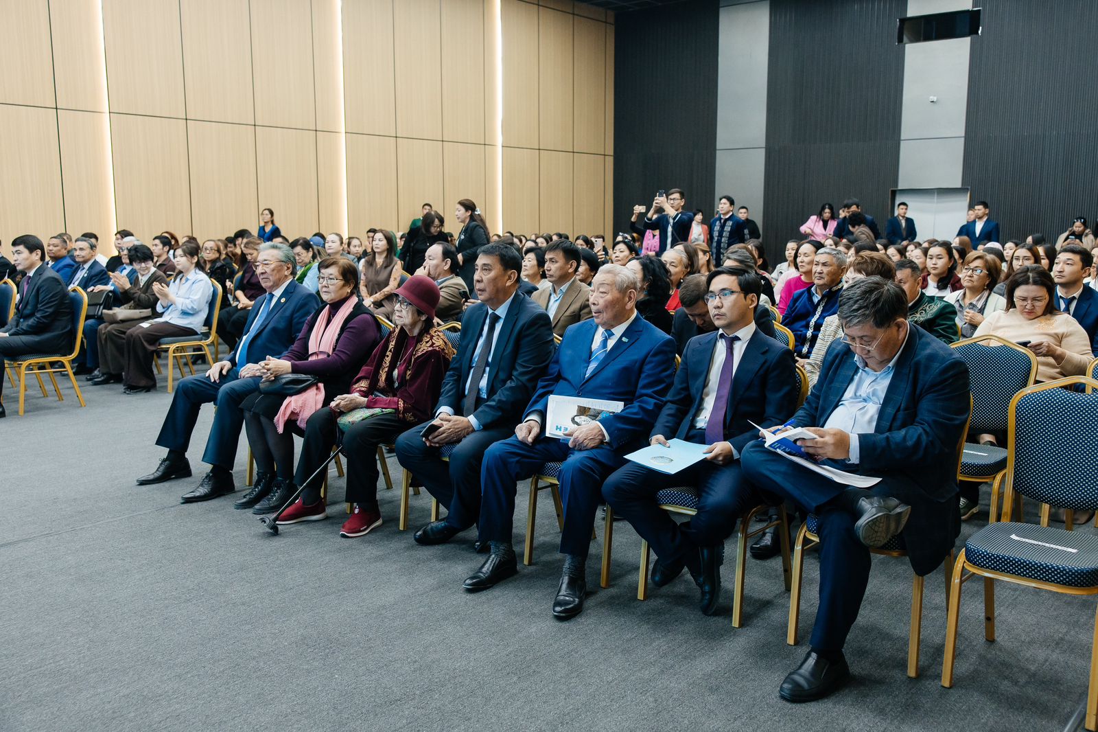 В Атырау состоялась презентация книги «Ұлт ұраны және Ұлы ақын» о Жумекене Нажимеденове (5)