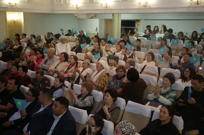 "Бақытым – сен, байтақ ел!": В Астане прошел праздничный вечер, посвященный Дню Республики (8)