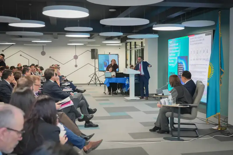 Международные эксперты обсудили перспективы интеграции искусственного интеллекта в систему высшего образования Казахстана (10)
