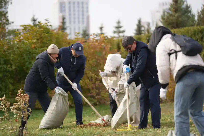 Более 200 специалистов Министерства водных ресурсов и ирригации вышли на субботник в рамках экологической акции «Таза Қазақстан» (2)