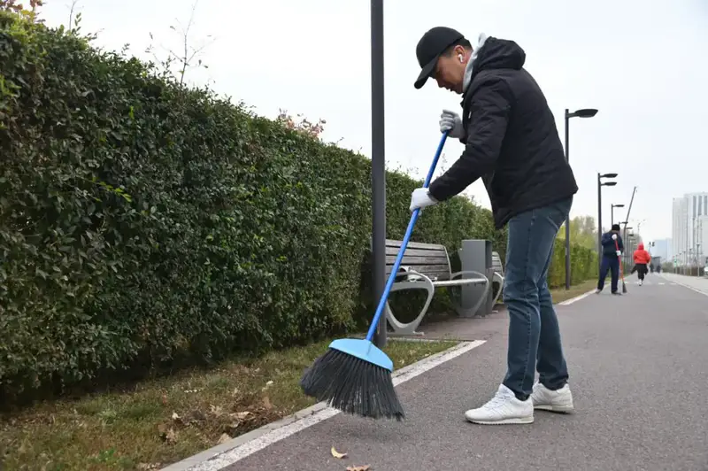 Военнослужащие поддержали республиканскую экологическую акцию «Таза Қазақстан» (2)