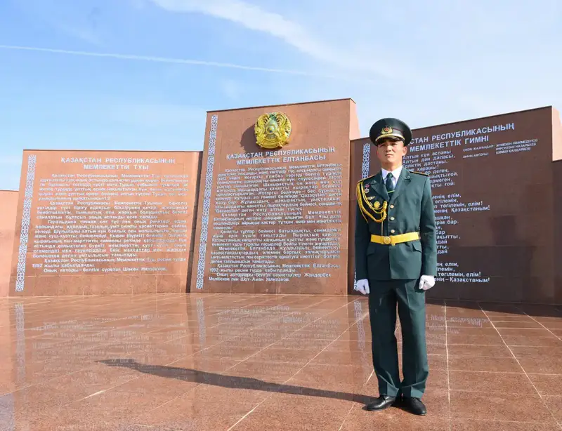 В Кызылорде прошла церемония поднятия Государственного Флага ко Дню Республики (7)