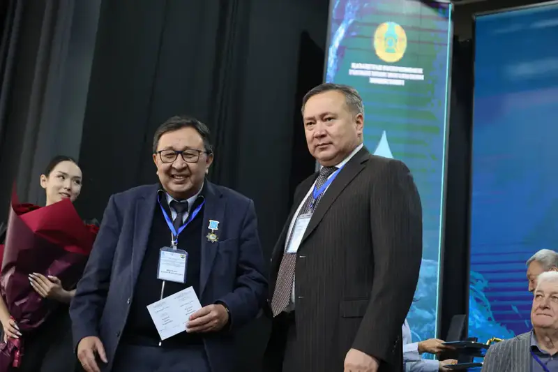 На прошлой неделе в Алматы состоялась научно-практическая конференция по гидрогеологии (5)