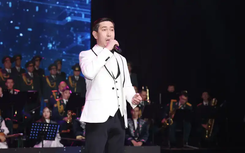 Искусственный интеллект на сцене: Минобороны провело уникальный концерт к Дню Республики (8)