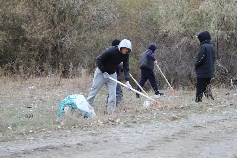 «Таза Қазақстан»: в Жетісу провели субботник в преддверии празднования Дня Республики (4)
