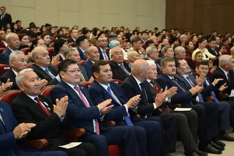 В Кызылорде состоялось торжественное мероприятие «Золотая осень-2025» (2)