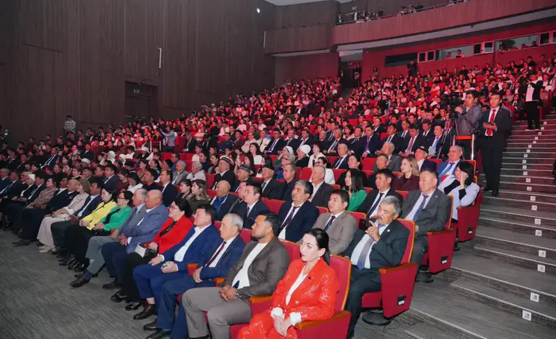 ТҮРКІСТАНДА РЕСПУБЛИКА КҮНІНЕ АРНАЛҒАН «ҚЫРАН ЕЛІМ –ҚАЗАҚСТАНЫМ» САЛТАНАТТЫ ІС-ШАРАСЫ ӨТТІ (2)