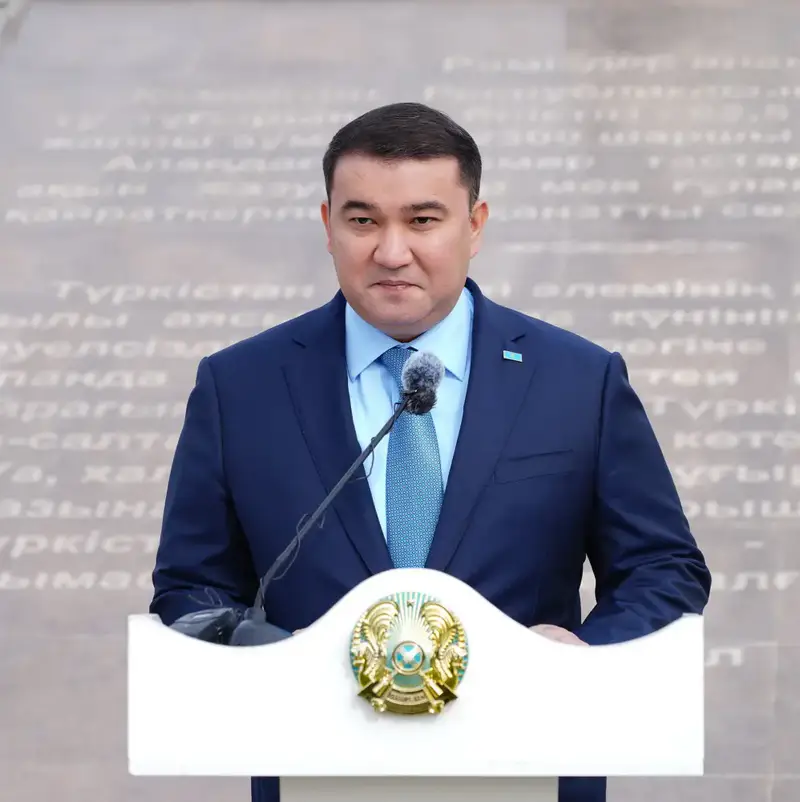 В ТУРКЕСТАНЕ ПРОШЛА ЦЕРЕМОНИЯ ПОДНЯТИЯ ГОСУДАРСТВЕННОГО ФЛАГА В ЧЕСТЬ ДНЯ РЕСПУБЛИКИ (2)