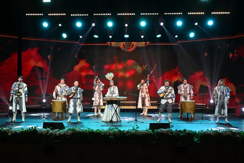 «Мерейлі отбасы – 2025»: В Астане наградили 20 образцовых семей Казахстана (6)