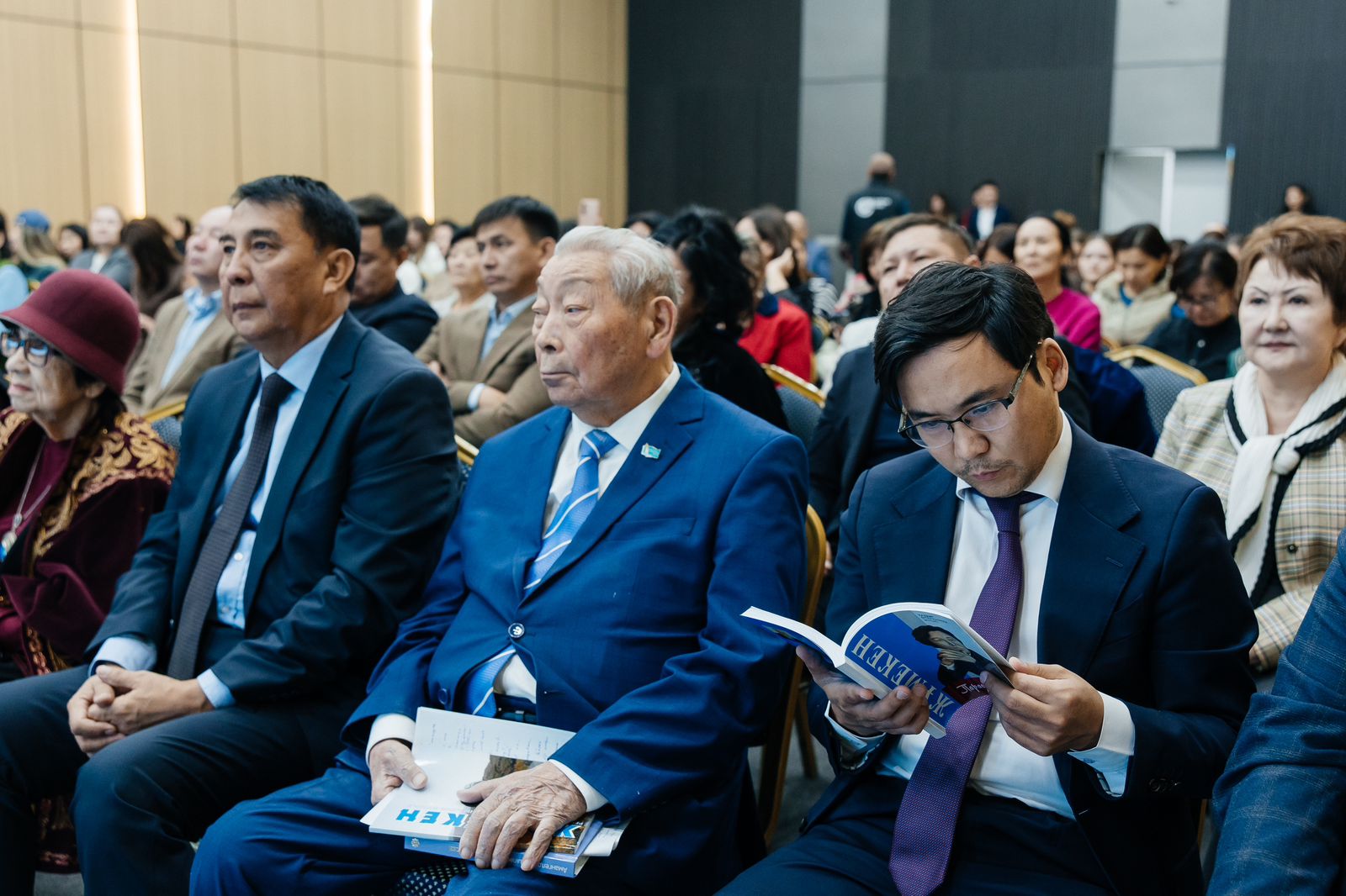 В Атырау состоялась презентация книги «Ұлт ұраны және Ұлы ақын» о Жумекене Нажимеденове (3)